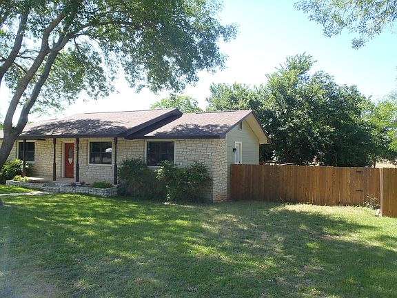 3rd image of 712 Flag Creek Dr