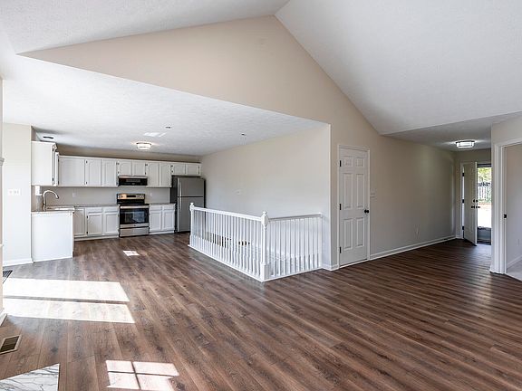 5th image of 308 Bridgeside Dr