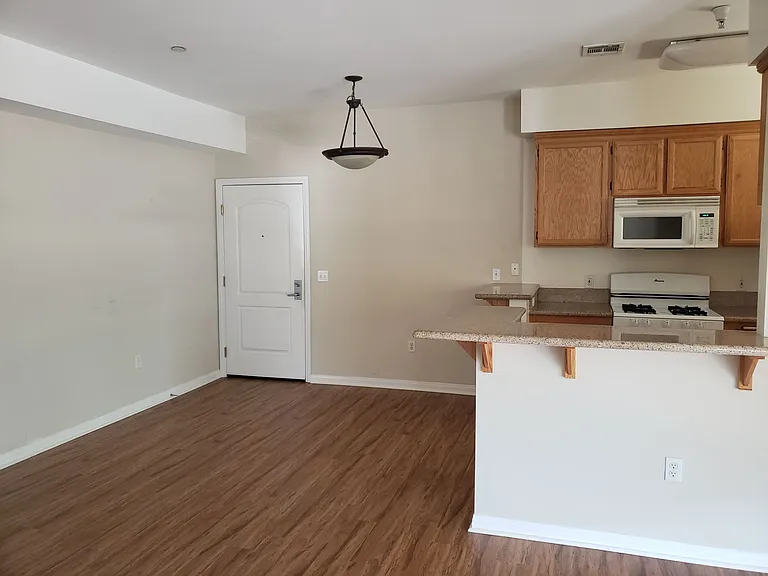 Sedona Apartments — Photo 6