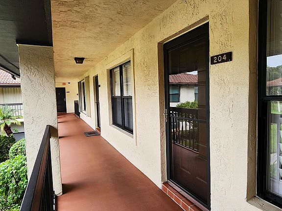 2nd image of 811 SW South River Drive #204
