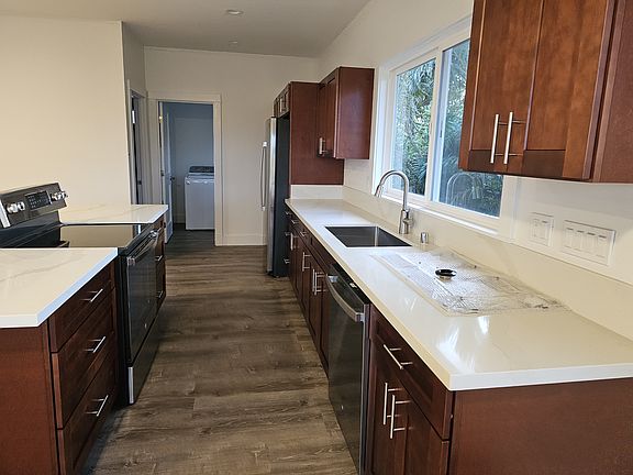 2nd image of 429 Kaholalele Rd