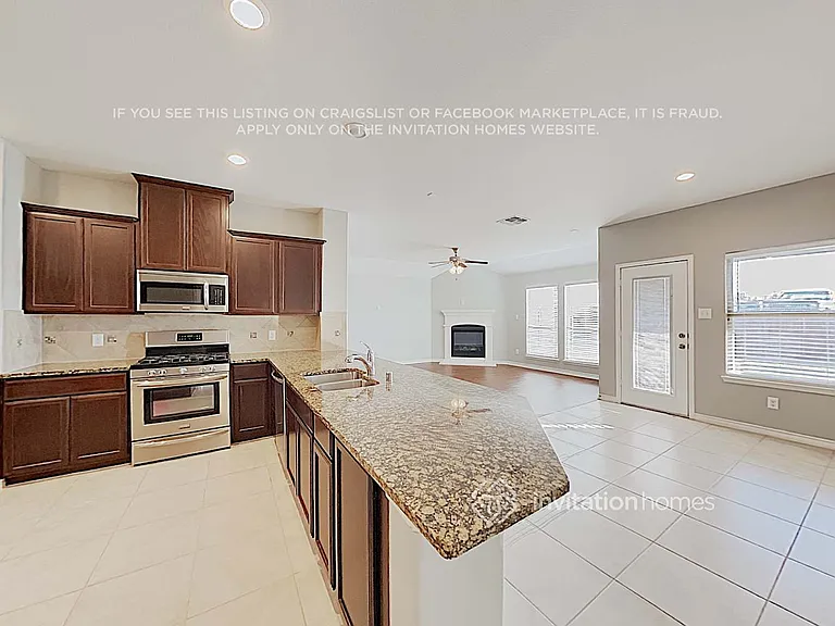 724 Lake Sierra Way — Photo 6