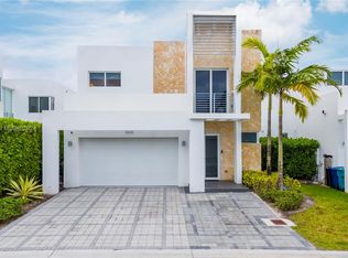 10310 NW 68th St, Doral, FL 33178