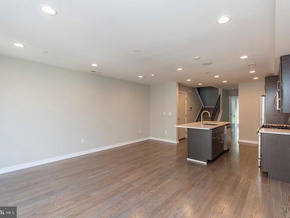 3rd image of 1616 Kater St #3