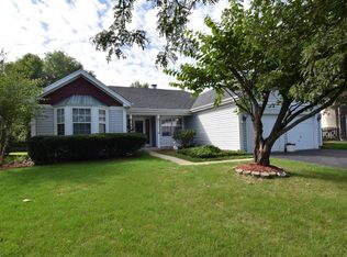 569 Eastwick Ln, Bartlett, IL 60103