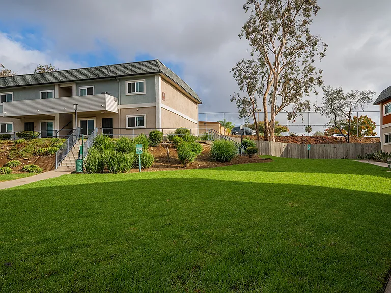 Serena Vista Apartment Homes — Photo 33