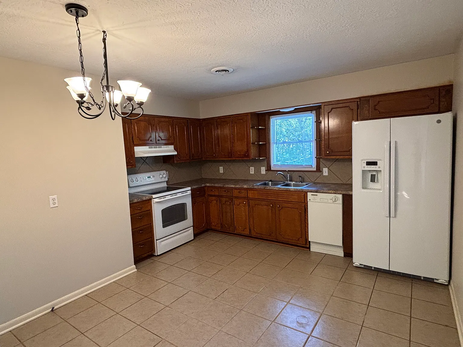2 bed, 1100 sqft, $1,500 — Photo 4