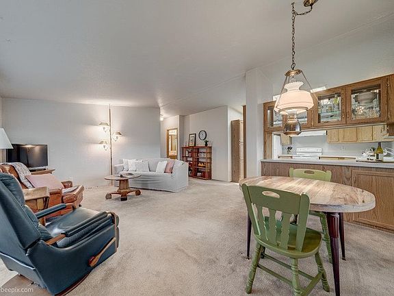 5th image of 44307 Miles Rd N #N