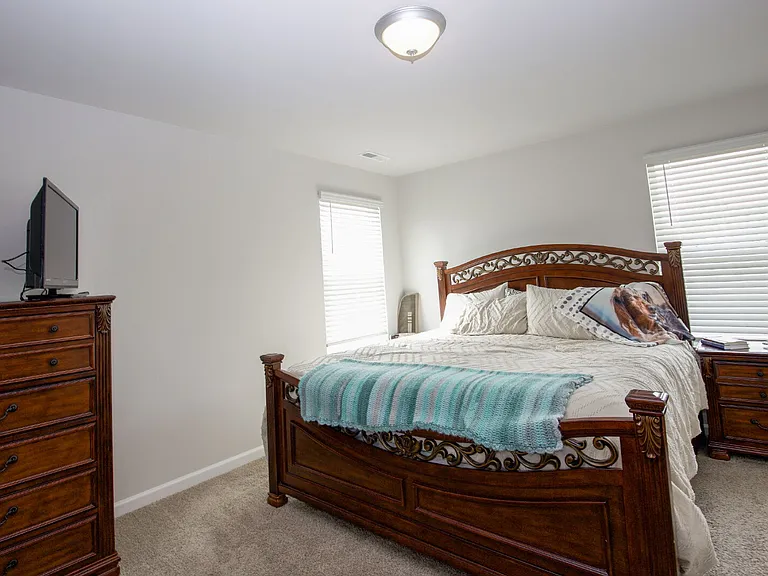 413 Century Ln — Photo 31
