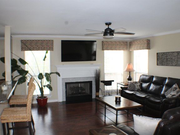 3rd image of 209 Shamley Green Dr