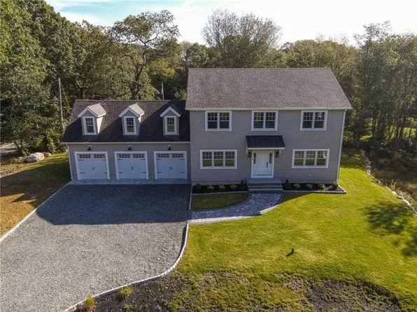 4 Heather Hollow Dr, South Kingstown, RI 02879