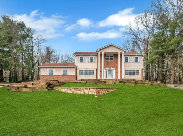 79 Wildwood Drive, Dix Hills, NY 11746