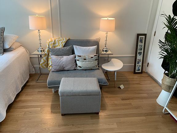 3rd image of 4524 N Malden St #112
