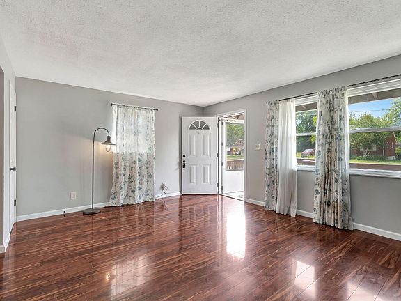 4th image of 9752 Woodmill Ln