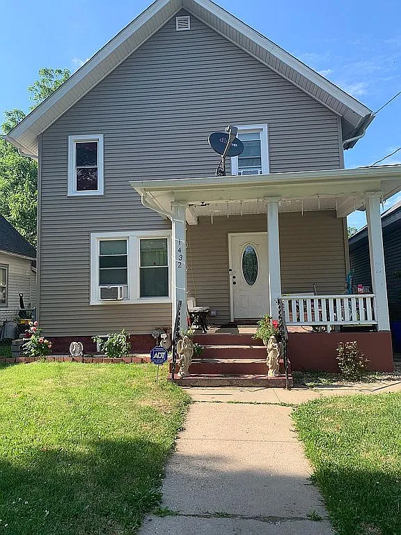 1432 Benton St photo 1