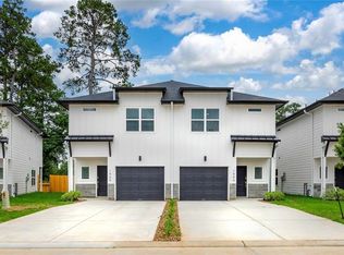 1956 Longmire Villas Ct, Conroe, TX 77304
