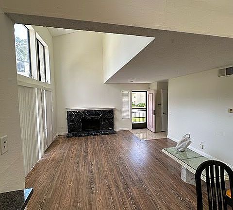 5th image of 3614 Redwood Ln