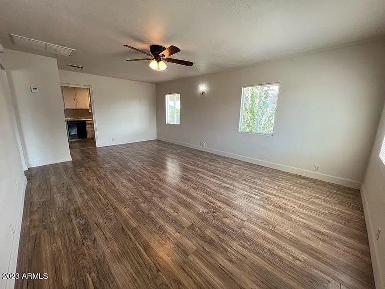 430 W Northern Ave — Photo 2