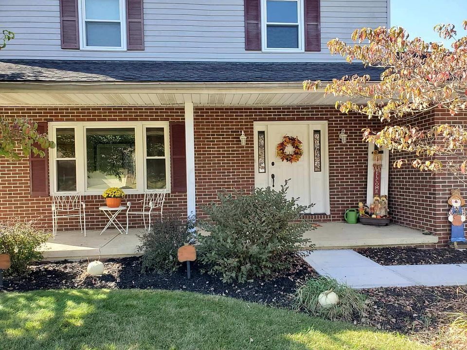 1st image of 379 Lawnwood Dr