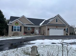 4055 Bentley Lake Rd, Howell, MI 48843