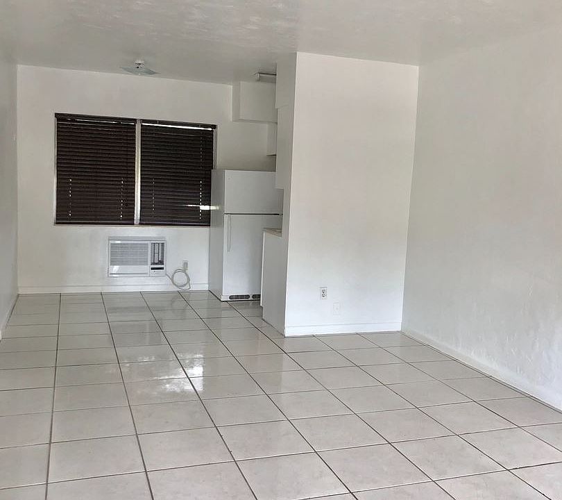 2nd image of 15 Alhambra Cir APT 12