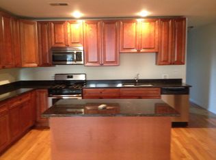 914 W Belmont Ave APT 4, Chicago, IL 60657