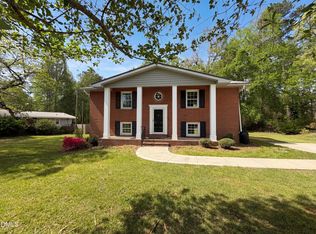 2908 Currituck Dr, Sanford, NC 27332