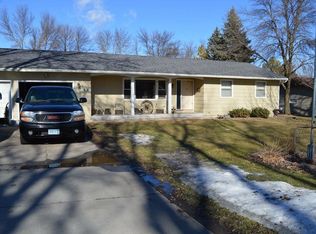 405 4th St NE, Mayer, MN 55360