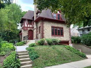 2119 E Edgewood Ave, Milwaukee, WI