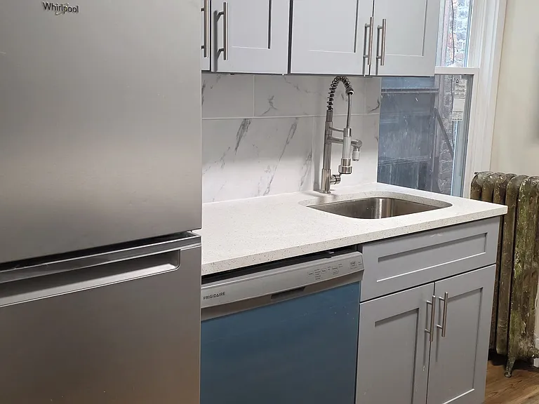 306 Hudson Ave #3F — Photo 8