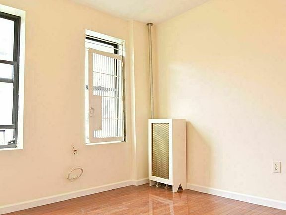 4th image of 150 W 140th St #B2