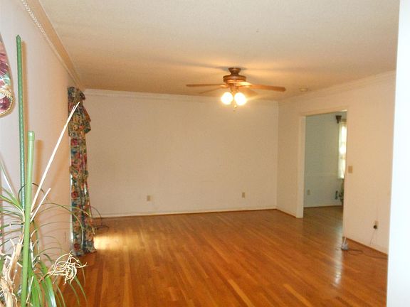 4th image of 521 Christy Dr