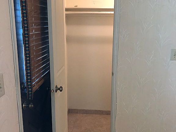 Coat closet