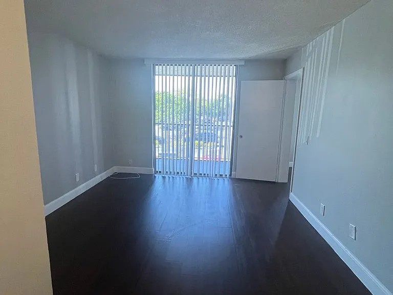 728 Executive Center Dr #29-5-29 — Photo 8