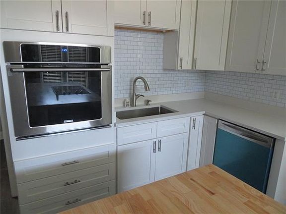 3rd image of 4742 Arts St