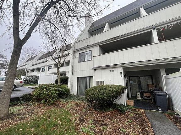 3rd image of 118 Summit House West Ctr