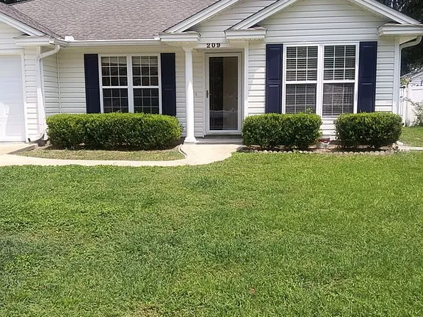 209 Bridgewater Cir, Brunswick, GA 31525