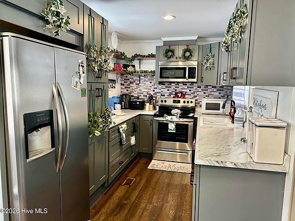 2nd image of 1005 Charlie Watts Road