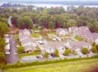 27852 Reo Rd #5, Grosse Ile, MI 48138