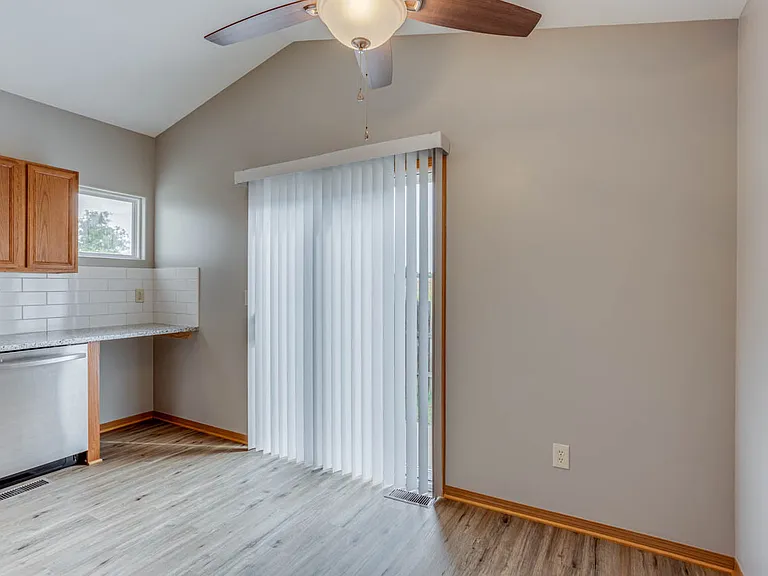 1028 E Karla Ct — Photo 9