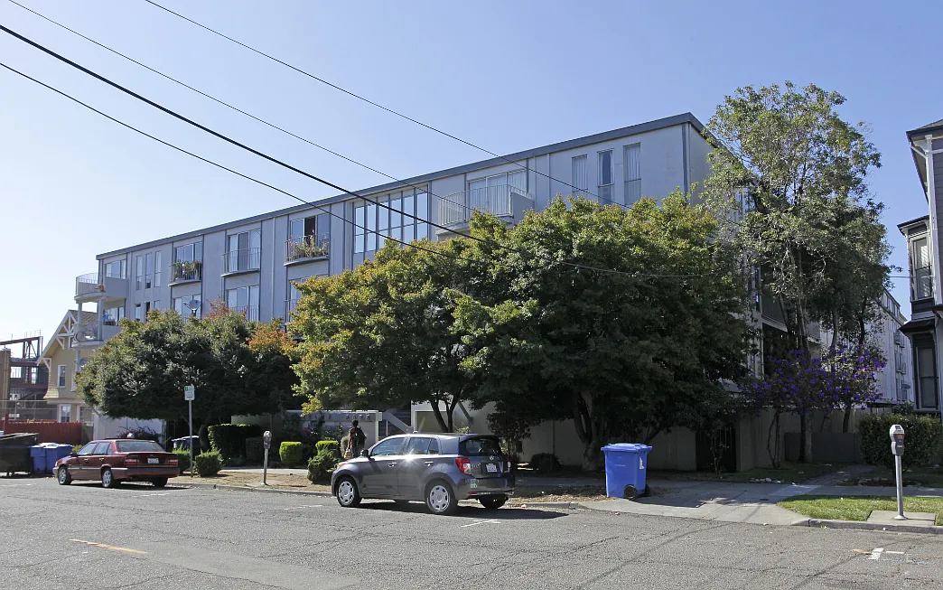 Berkeley Park Apartments — Photo 3