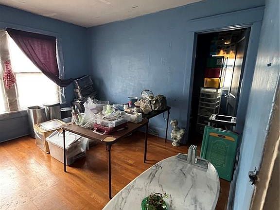 4th image of 1419 E 40th St