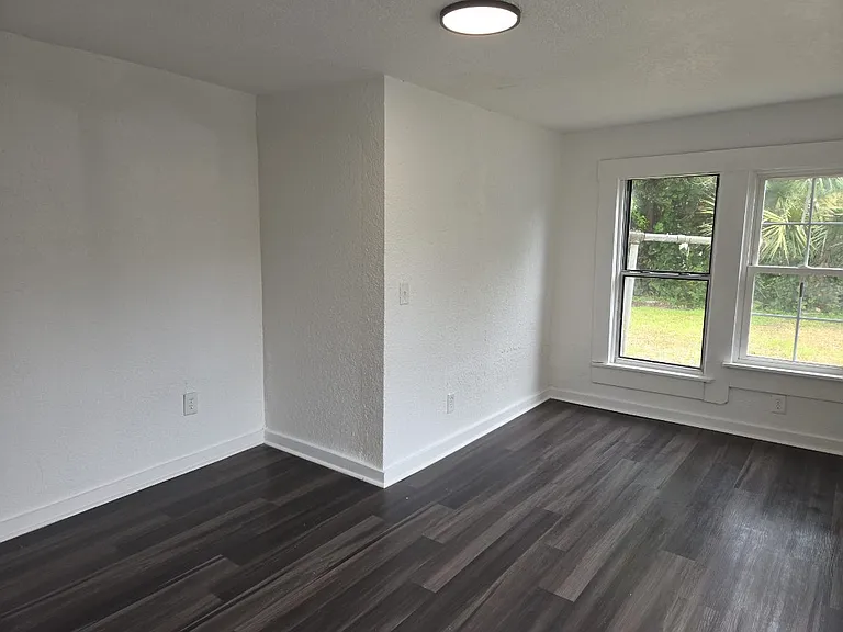 3923 Springfield Blvd #1 — Photo 6