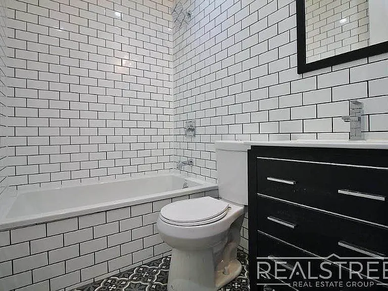 1576 Lincoln Pl #1R — Photo 9
