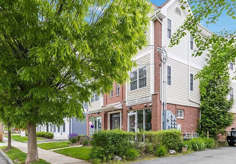 14 Elmer St #2B — Photo 12