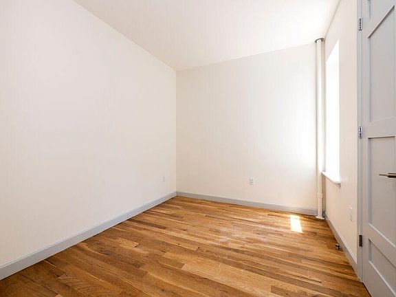 3rd image of 66 W 107th St APT 3