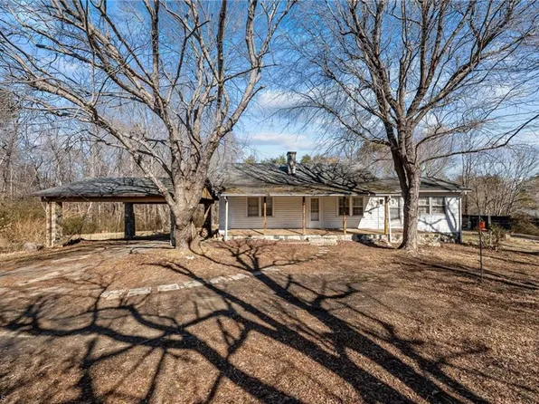 1528 K Fork Rd, Madison, NC 27025