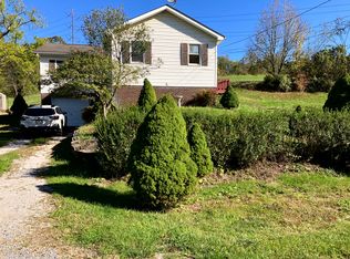 205 Robinson Rd, Imperial, PA 15126