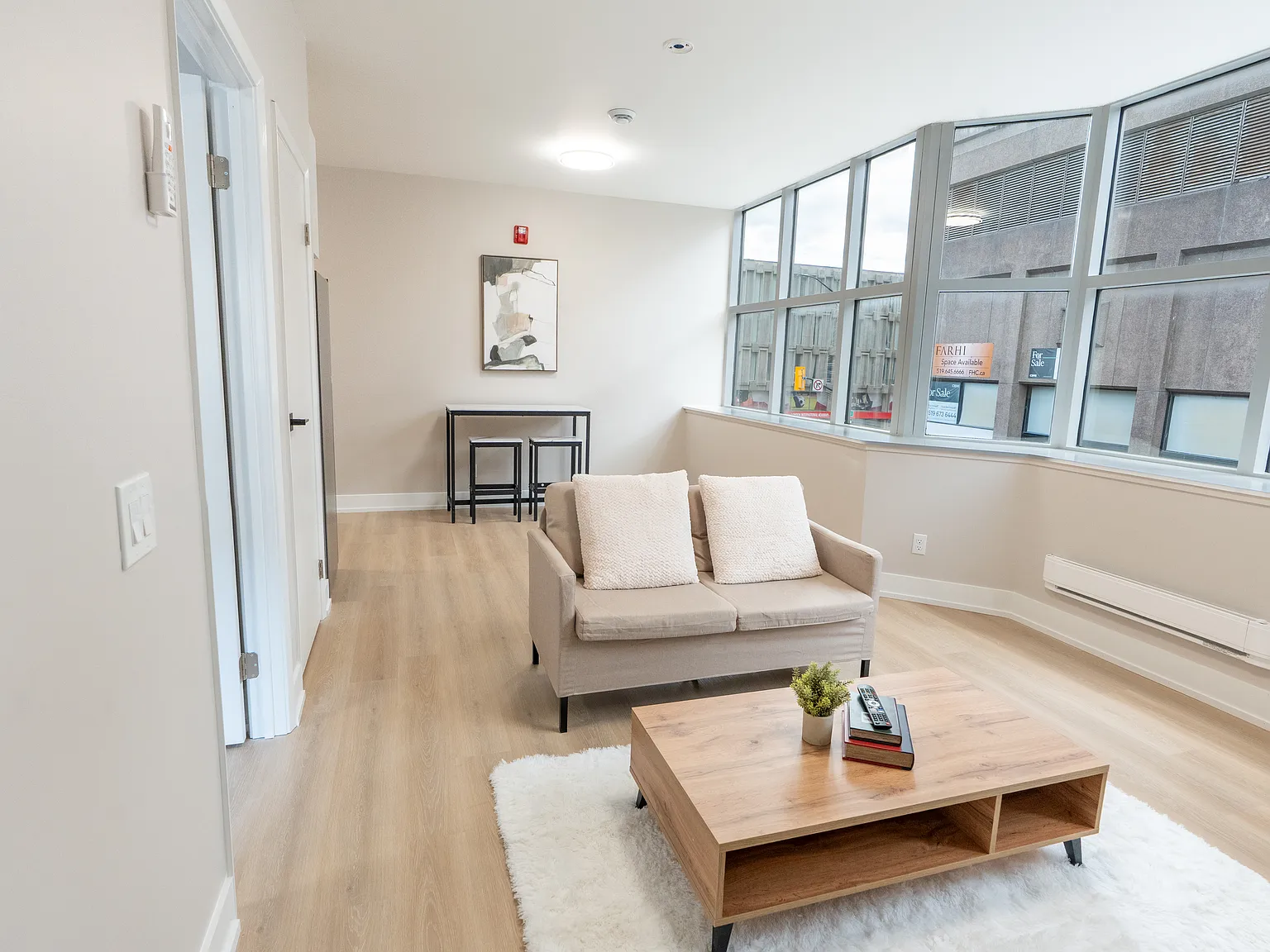 376 Richmond Street London — Photo 3