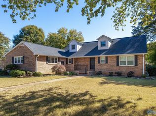 407 Zandale Dr SW, Huntsville, AL 35801